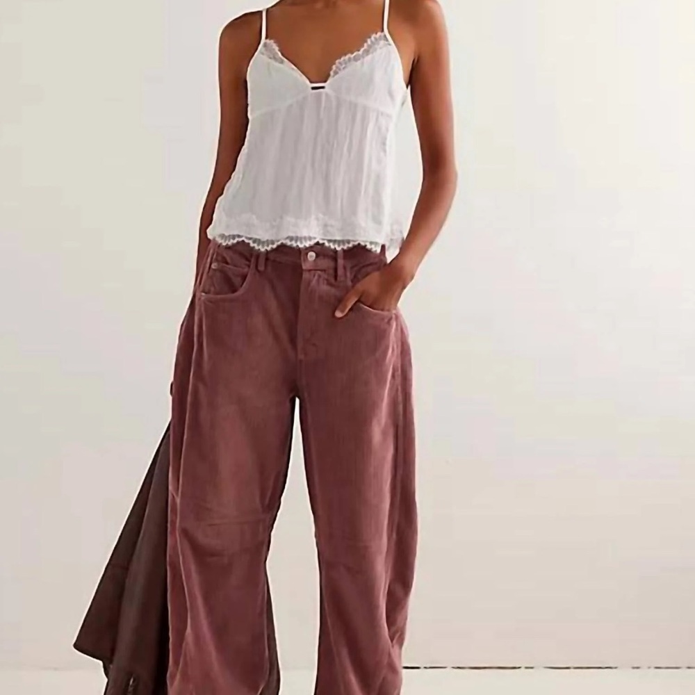 NWT Free People We The Free “Good Luck” Mid-Rise Cord Barrel Jeans Size 31 - Picture 2 of 4